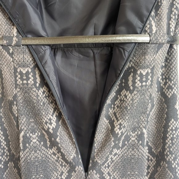 Calvin Klein Sheath Dress - Snakeskin Sleek Belt Silver Grey Fitted Slit Size 6 - Picture 15 of 15